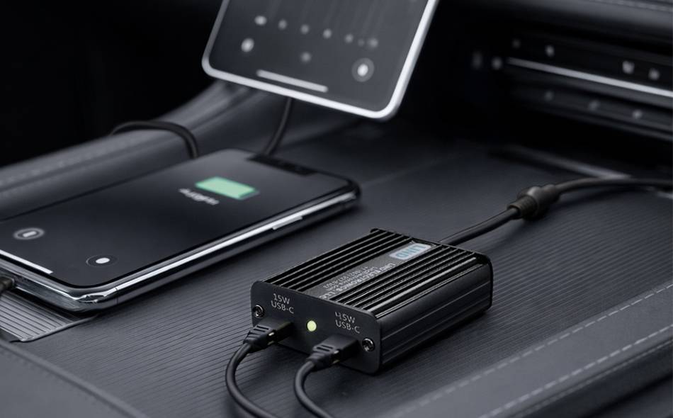 Dual USB Output Adapter-USB-C/USB-C