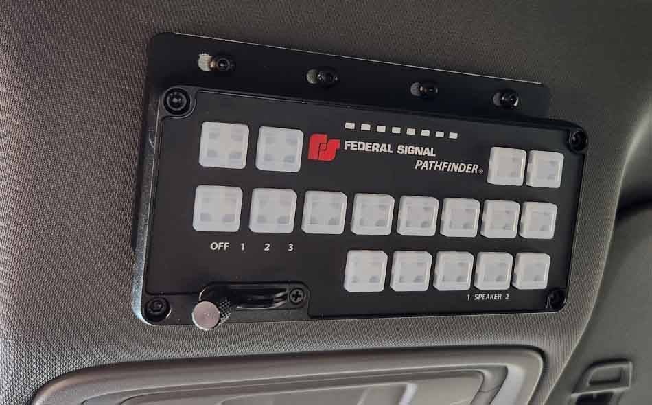 AS4.C244.013 Federal Signal Pathfinder 17 Button.jpg