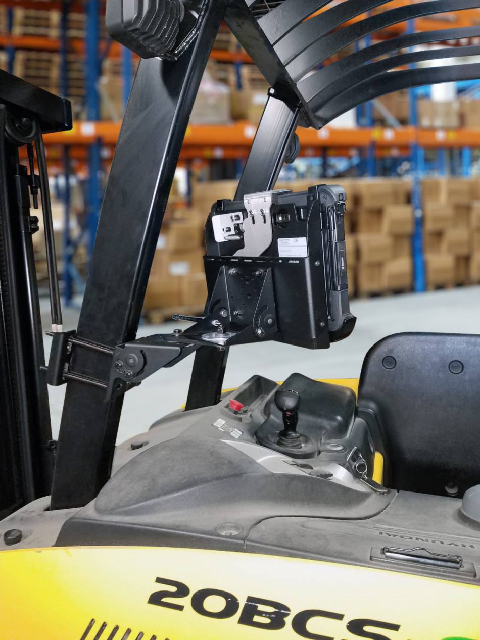 AS7.D011.103 on forklift_3.jpg